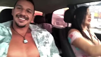 Pedi Um Uber A Motorista Me Deu Mole Comi Ela No Carro E Gozei Na Boca Dela Ela Ainda Riu Com A Porra Na Boca free video