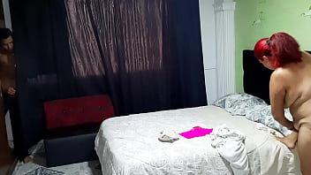 Me Masturbó Viendo Como Mi Madrastra Se Viste free video